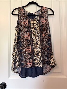 Sleeveless Paisley-Print Tank Top in Pink & Navy